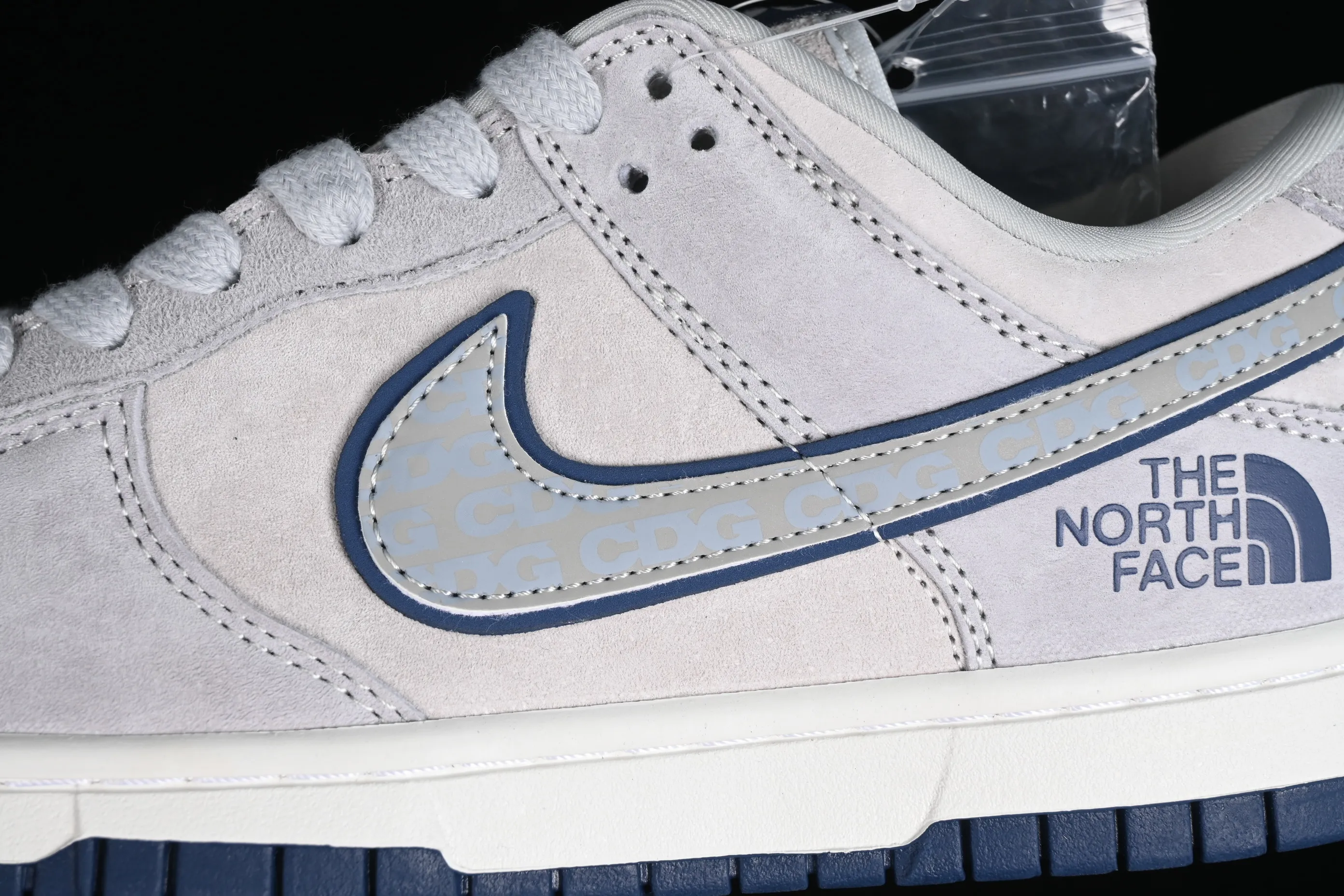 All Categories Nk SB Dunk Series Nk SB Dunk Low Low-top sneakers F version Nk Dunk Low North CDG joint-green Three-party joint SB low-top casual sneakers FC1688-179